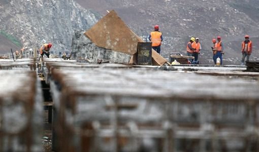 Турската компания "Мапа-Дженгиз" принудила 40 български работници да се трудят нерегламентирано в Деня на Съединението.<br />