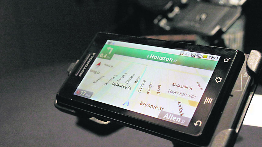 "Гугъл" пуска безплатен GPS на телефоните с Android 2.0