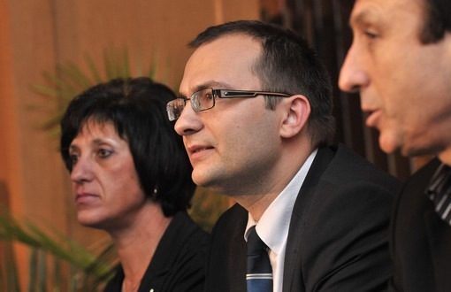 Лидерът на СДС Мартин Димитров (в центъра)<br />