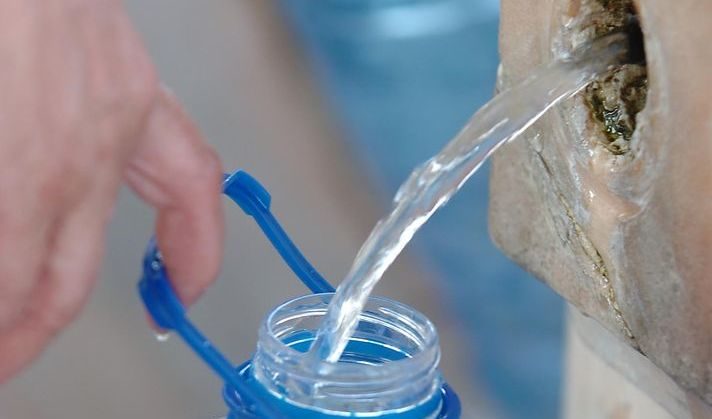 Дистрибуторът на минерална вода "Хисар" купи бутилираща компания