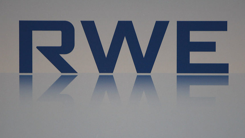 RWE трябва да плаща по-високи такси за вредни емсии, както и е по-зависима от намалялото пазарно търсене спрямо своите конкуренти.