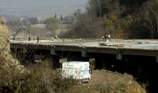 Трима са загинали при трудова злополука на магистрала "Люлин"