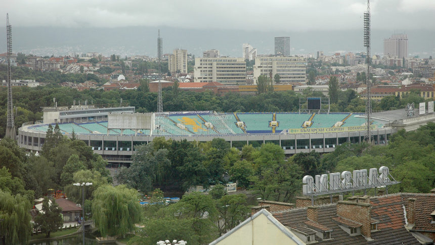 Според главния архитект на София Петър Диков националният стадион трябва да се "премести" от центъра на столицата в покрайнините