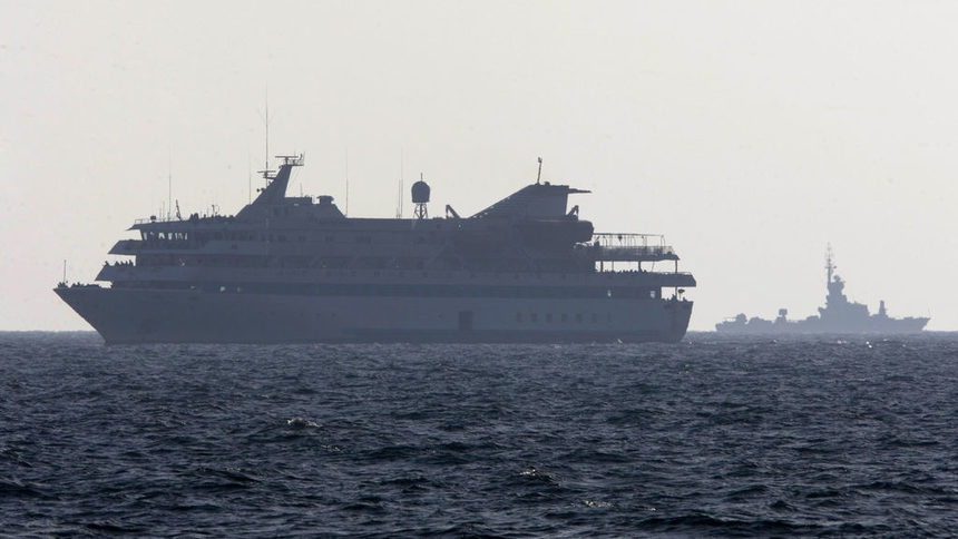 Корабът "Мави Мармара" от хуманитарния конвой "Флотилия на свободата"