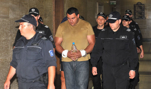 Петър Стоянов - Сумиста беше арестуван при операцията &quot;Килърите&quot;, но излезе на свобода след кат осъдът не намери достатъчно основания за задържането му.<br />
