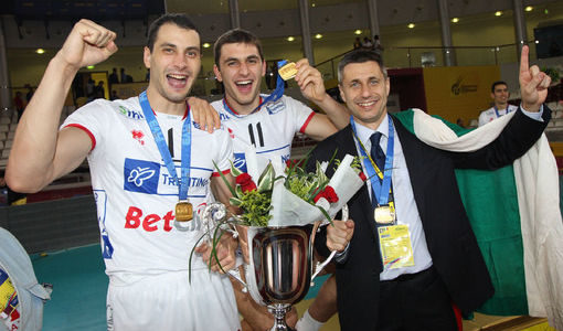 Българският треньор Радостин Стойчев постига големи успехи на клубно ниво с европейския и световен шампион "Тренто"<br />